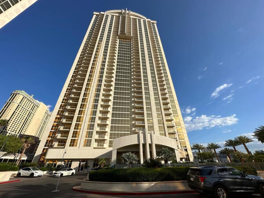 Apartment Tower 3 Corner Unit With Spectacular Formula 1 Race Views!