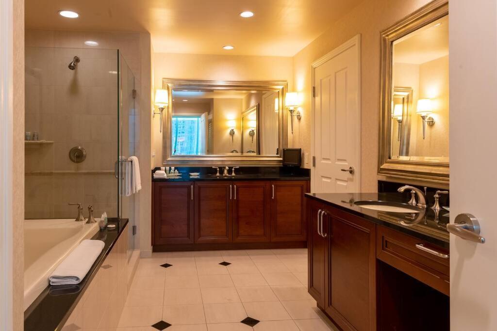 Tower 3 Corner Unit With Spectacular Formula 1 Race Views! *